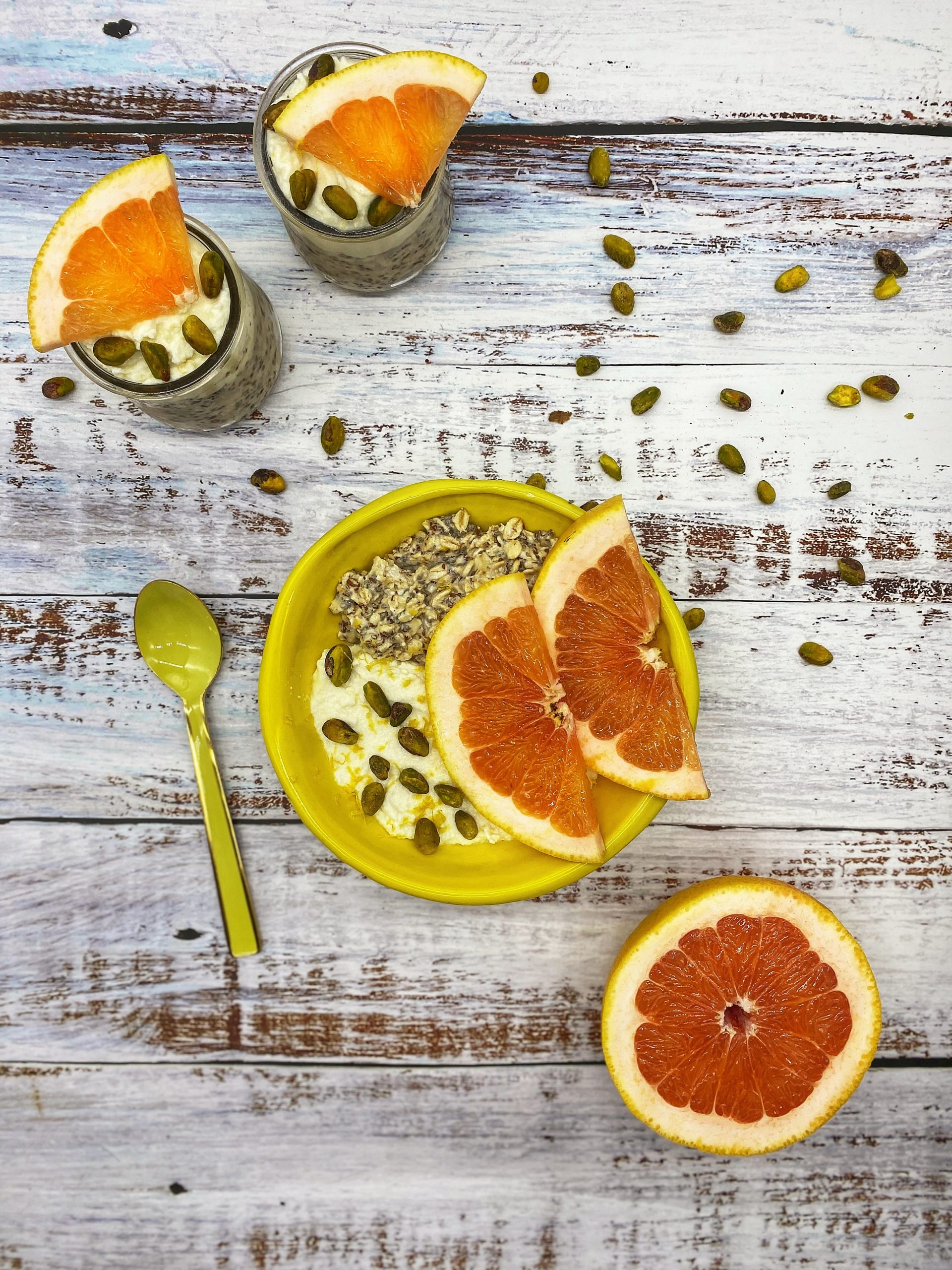 Grapefruit Creamsicle Overnight Oats Bowl | Family Meals in Heels