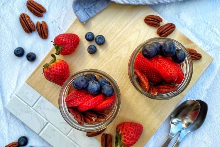 Chocolate Chia Overnight Oats with Berries