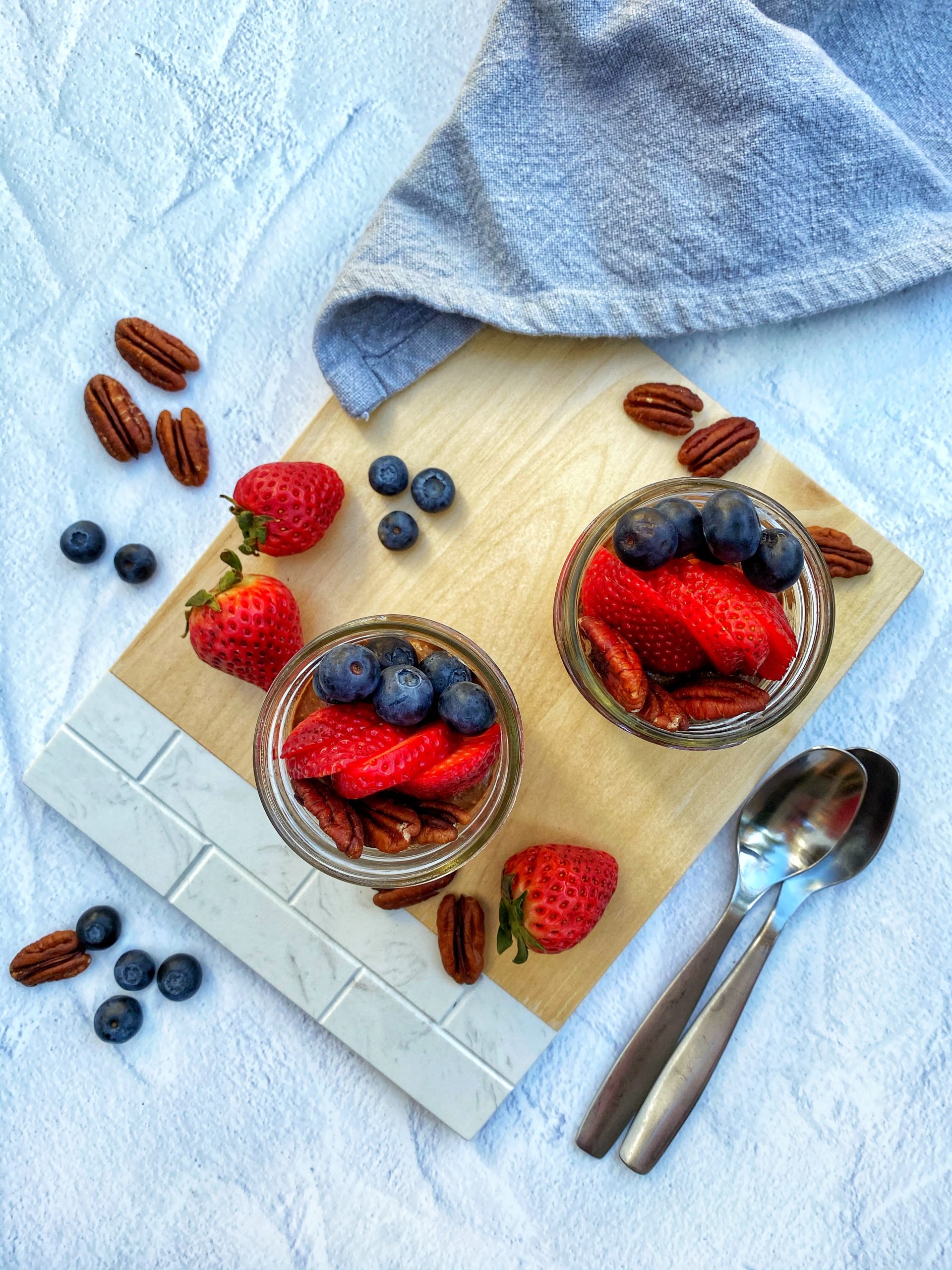 Chocolate Chia Overnight Oats | Family Meals in Heels